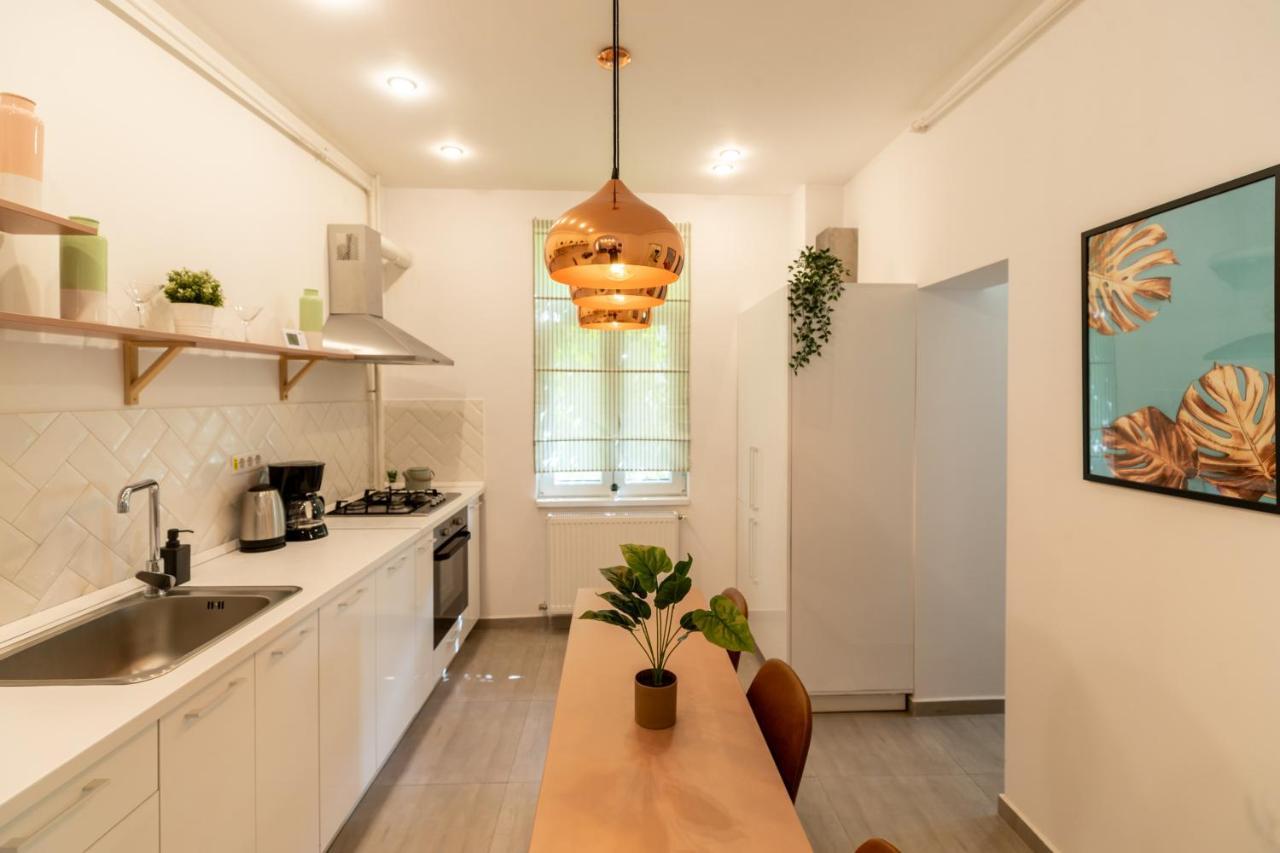Ideal Stay: Spacious 2Br Apt Near Calea Victoriei Bukarest Exterior foto