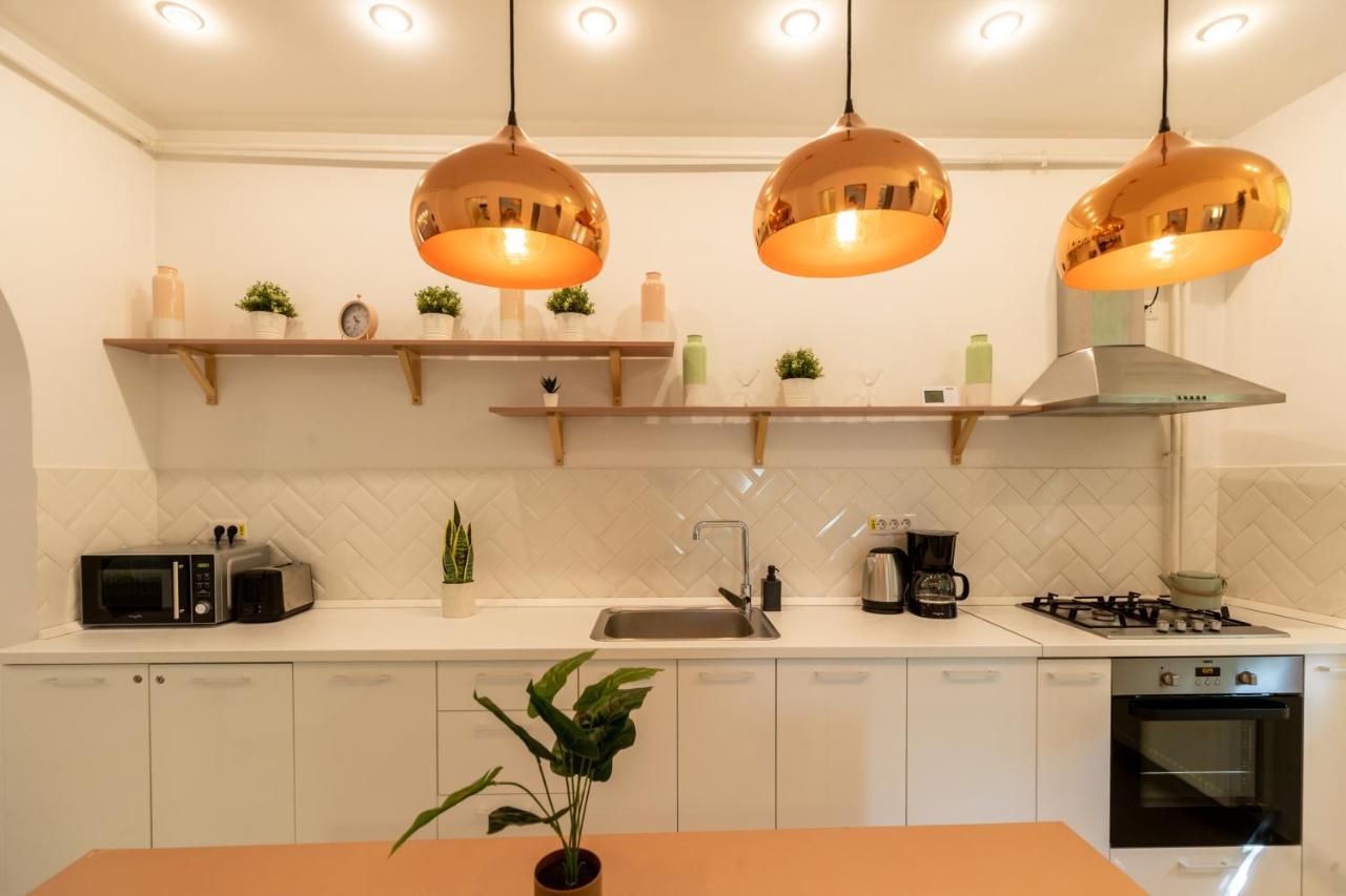 Ideal Stay: Spacious 2Br Apt Near Calea Victoriei Bukarest Exterior foto